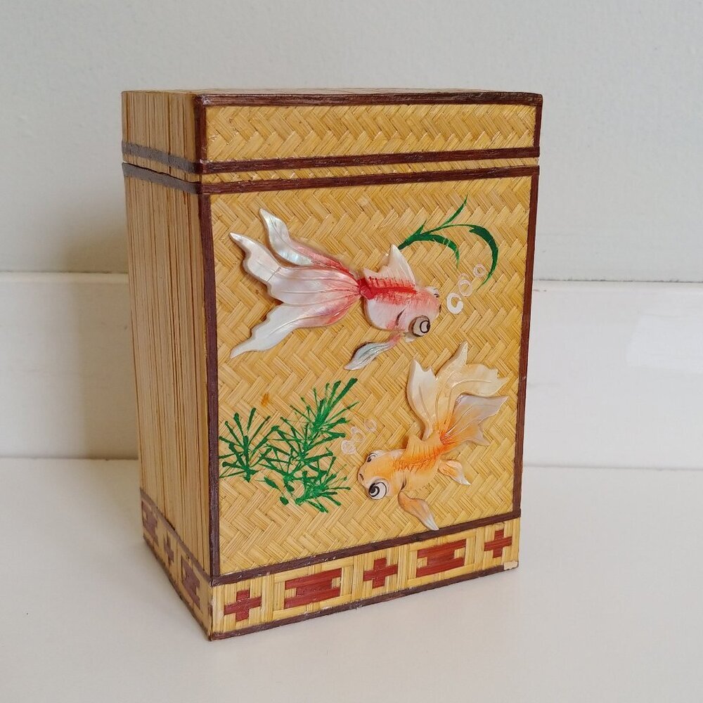 Chinese Shantou reed straw overlay tea caddy with goldfish motif from carved